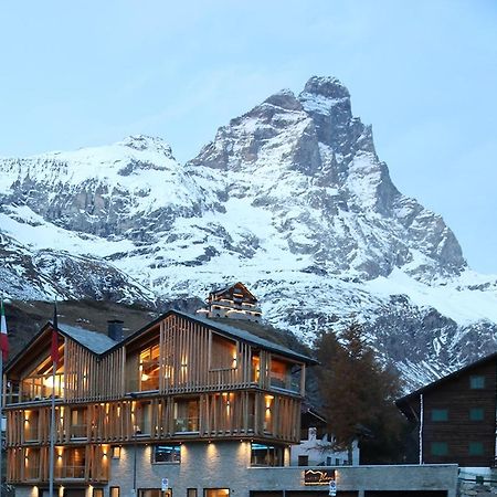 布勒伊-切尔维尼亚Chalet Blanc Cervinia住宿加早餐旅馆 外观 照片